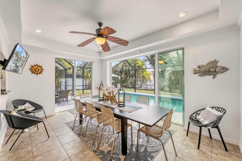 The Siesta Shortcut | Spacious Pool Home Minutes to Siesta Key Beach - image 48