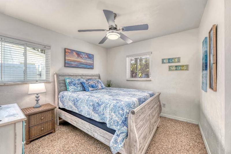 The Siesta Shortcut | Spacious Pool Home Minutes to Siesta Key Beach - image 22