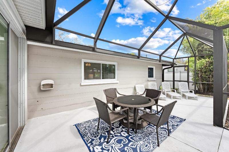 The Siesta Shortcut | Spacious Pool Home Minutes to Siesta Key Beach - image 46
