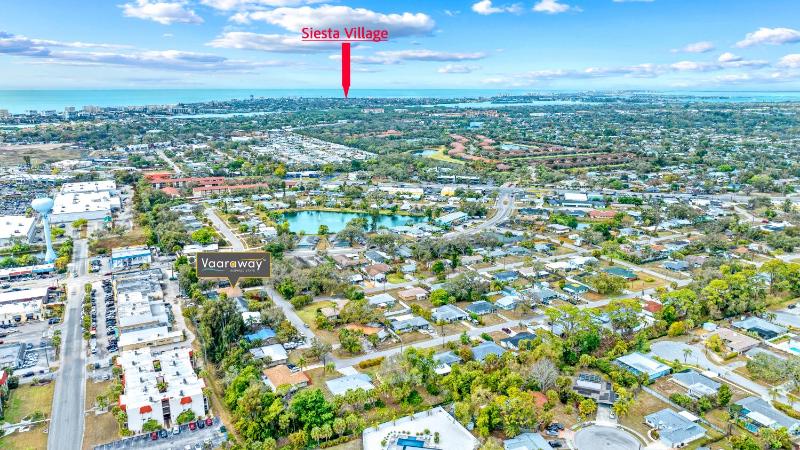 The Siesta Shortcut | Spacious Pool Home Minutes to Siesta Key Beach - image 32