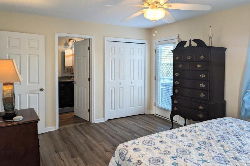 5591 - Beach Please - image 27