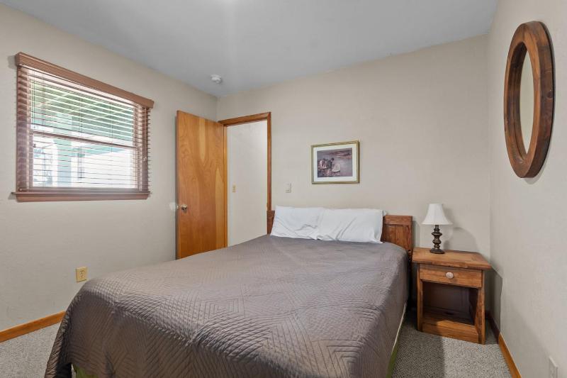 1435 - The Whalecome Inn - image 36