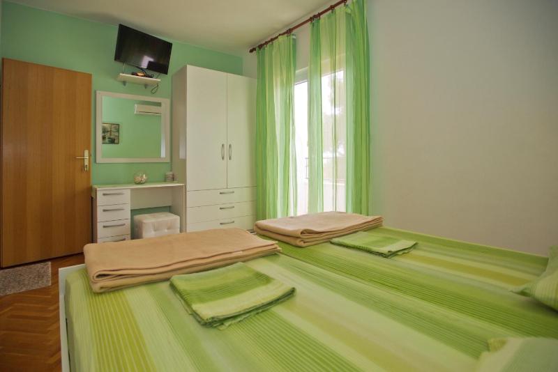 Classic Double Room with Balcony image 2