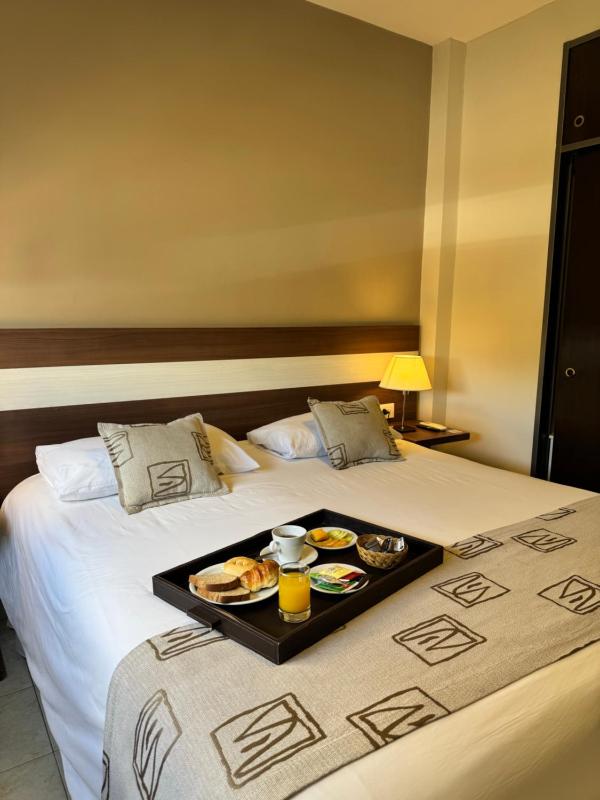 Urquiza Suites Salta - image 35