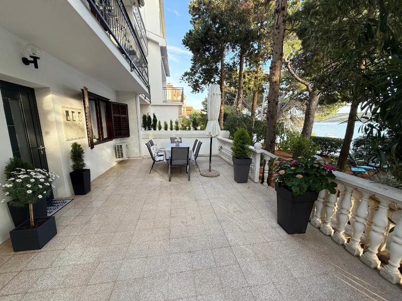 Apartments by the sea Stara Novalja Pag - 4143 - image 13