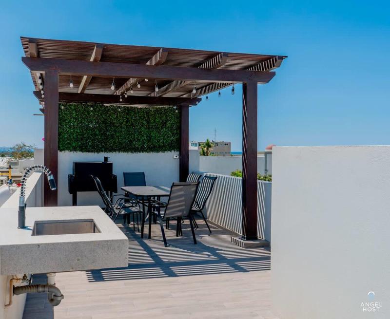 Pool BBQ & a Short Walk to the Malecon - image 17