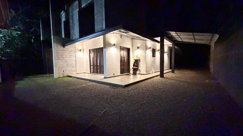 Water's Edge Private Tourist Villa - image 12