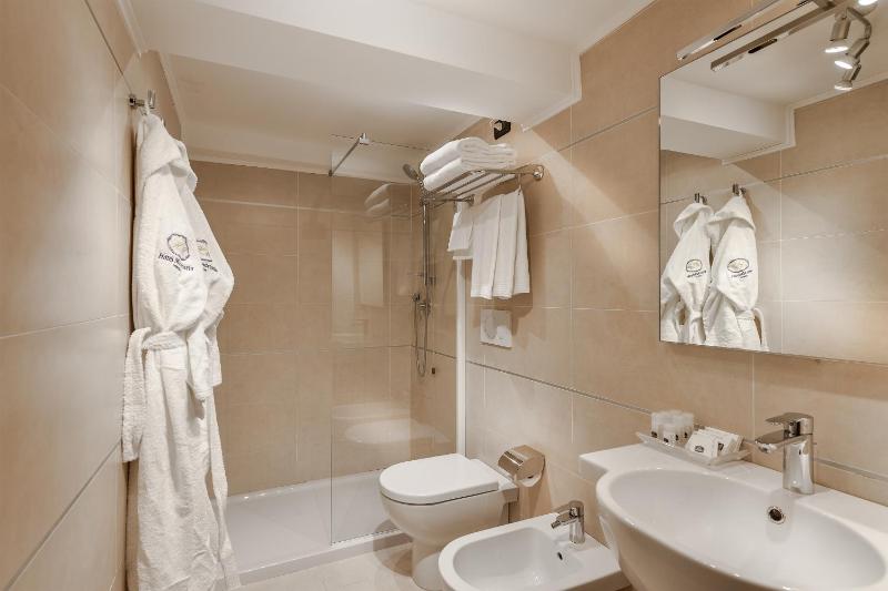 Superior Double or Twin Room image 2
