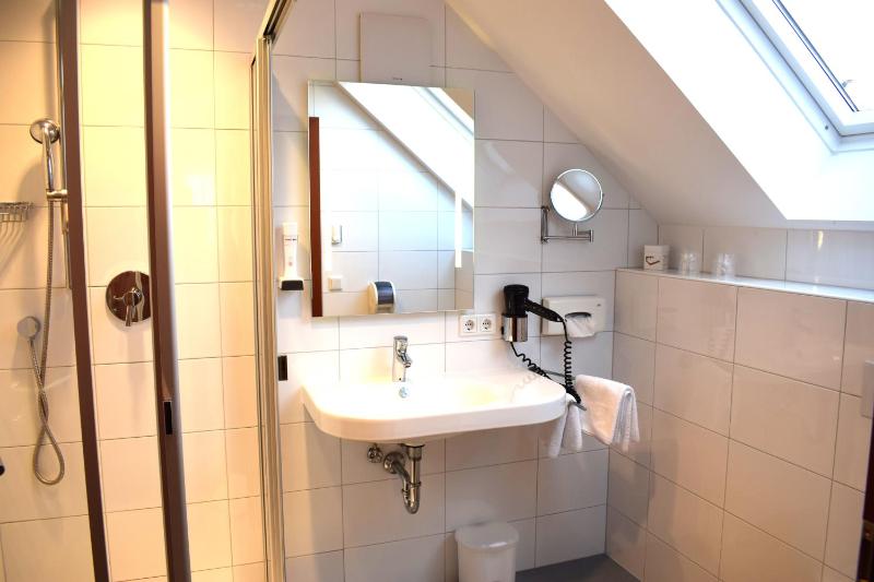 Double or Twin Room image 3