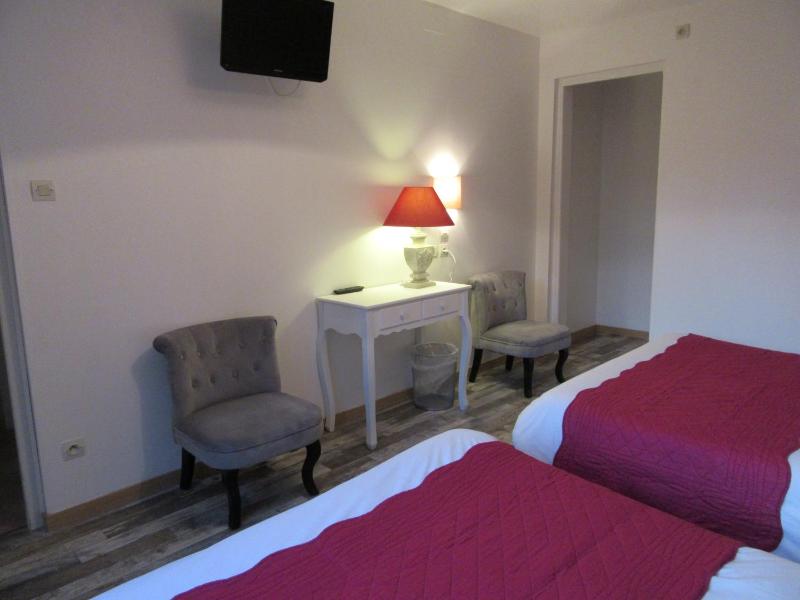Superior Quadruple Room image 3