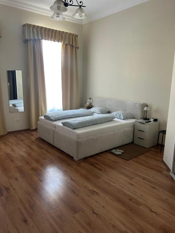 K+T Boardinghouse - image 10