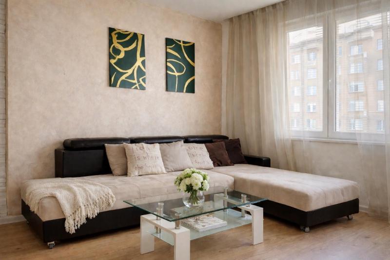 Prime Apartment & Private Parking - image 11