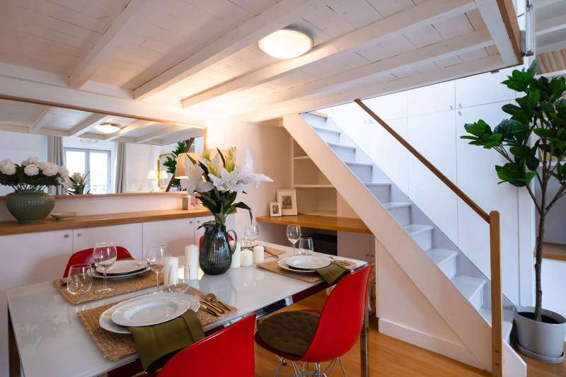 Top Floor Parisian Gem Views & Balcony - image 9