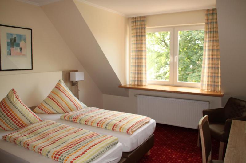 Classic Triple Room image 3