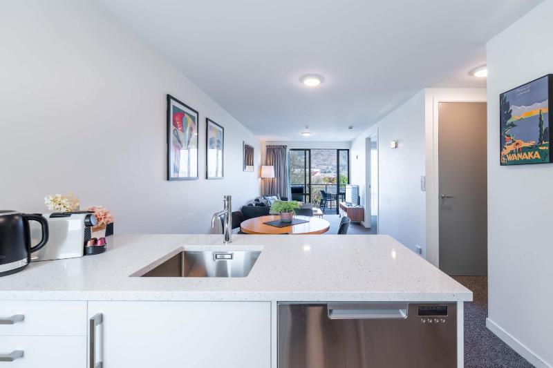 Central Luxury Apartment 205 - image 15