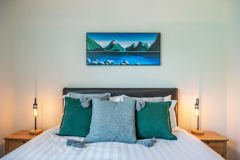 Central Luxury Apartment 205 - image 37