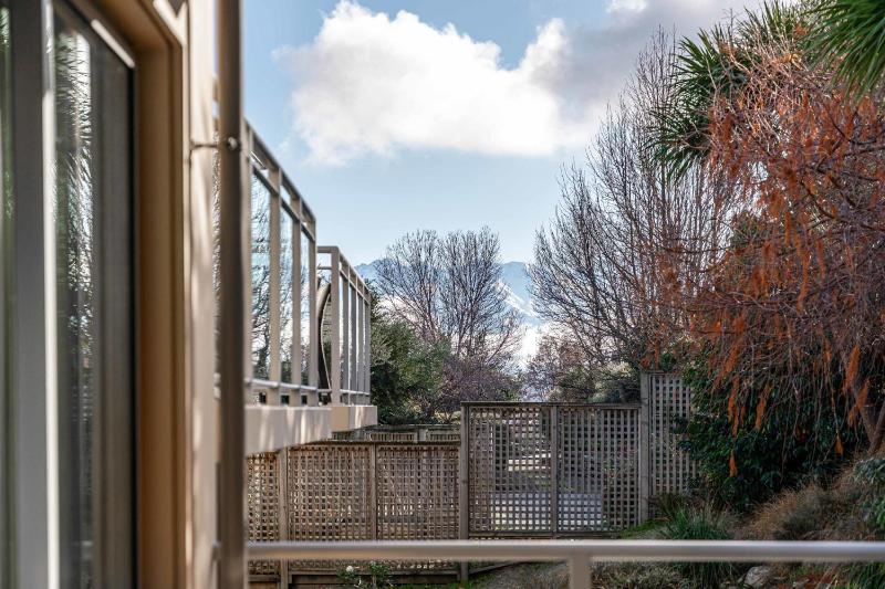 Central Luxury Apartment 108 - image 4