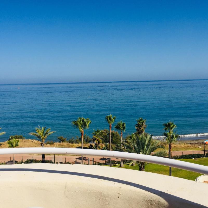 Beachfront PENTHOUSE - El MIRADOR DE BERMUDA BEACH - image 9
