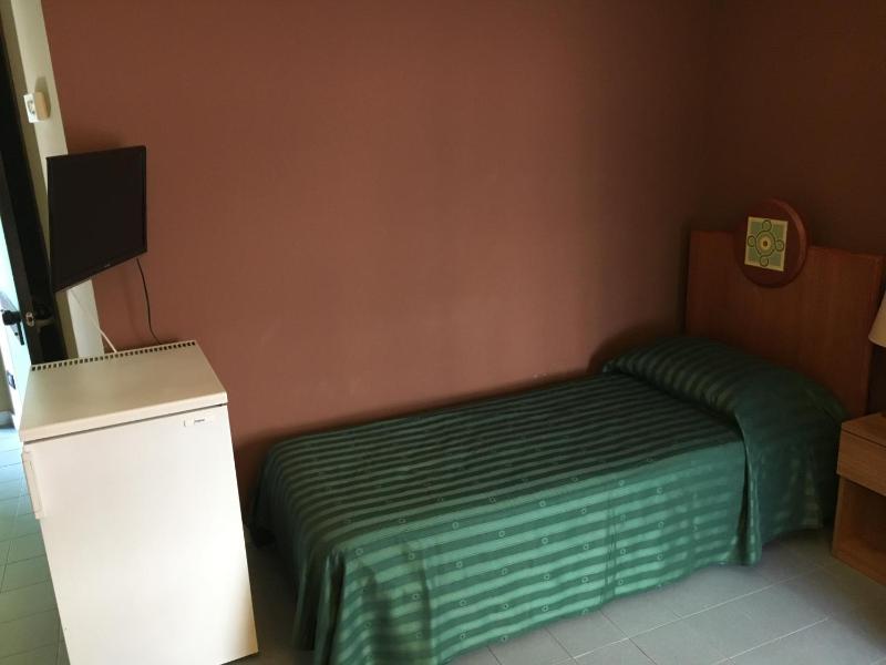 Economy Single Room image 3