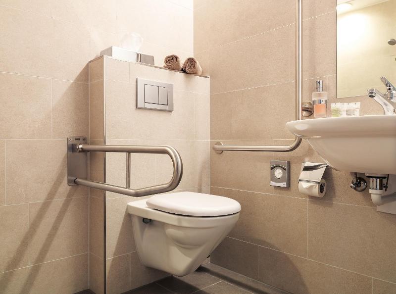 Twin Room - Disability Access image 1