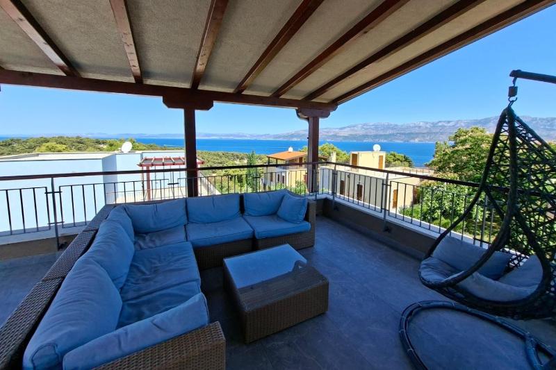 Family friendly house with a swimming pool Splitska Brac - 25361 - image 5