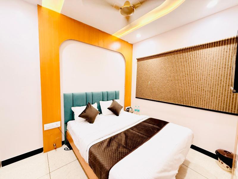 Hotel Hira Palace - image 11