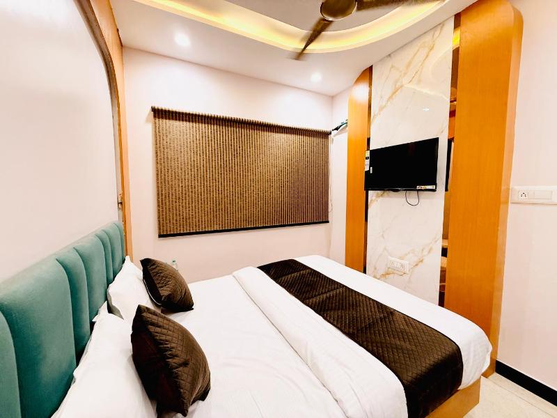 Hotel Hira Palace - image 32