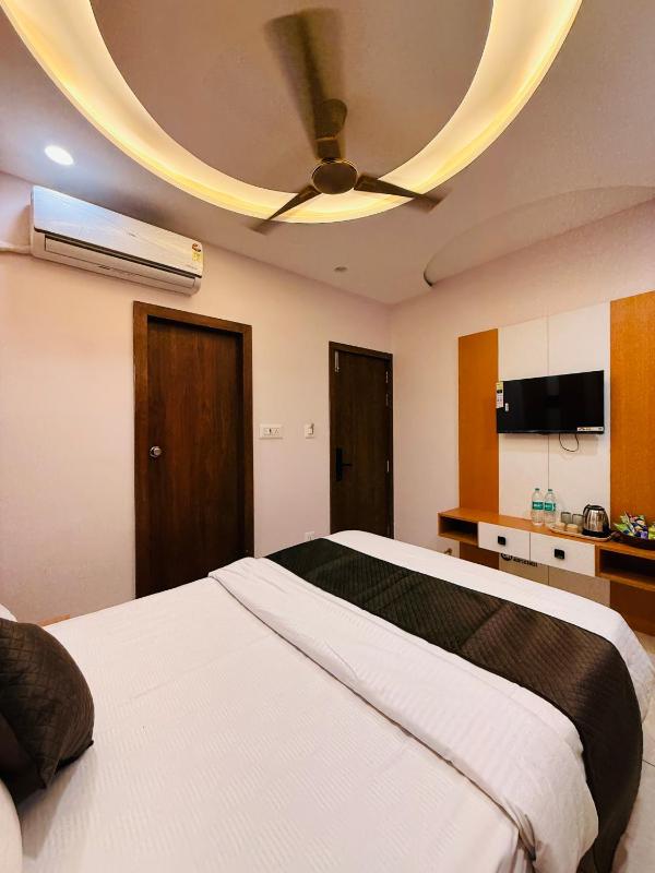 Hotel Hira Palace - image 5