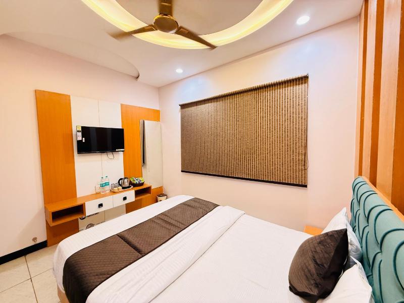 Hotel Hira Palace - image 8