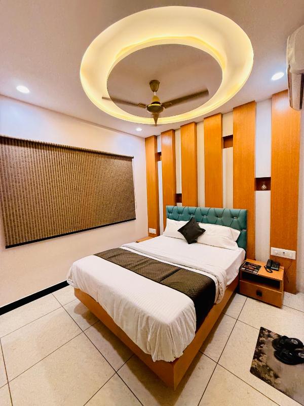 Hotel Hira Palace - image 1