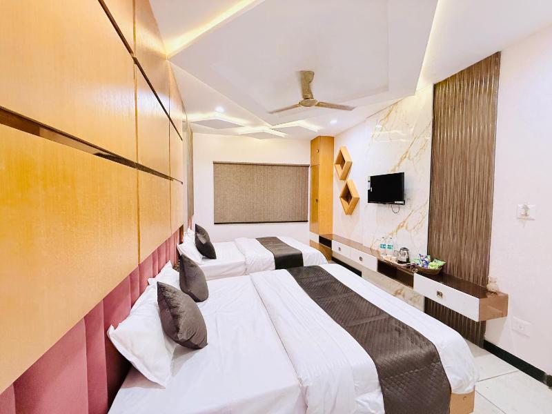 Hotel Hira Palace - image 35
