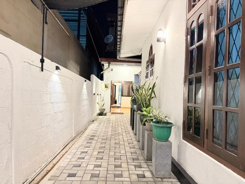 Home Stay Residence - Near Airport - image 9