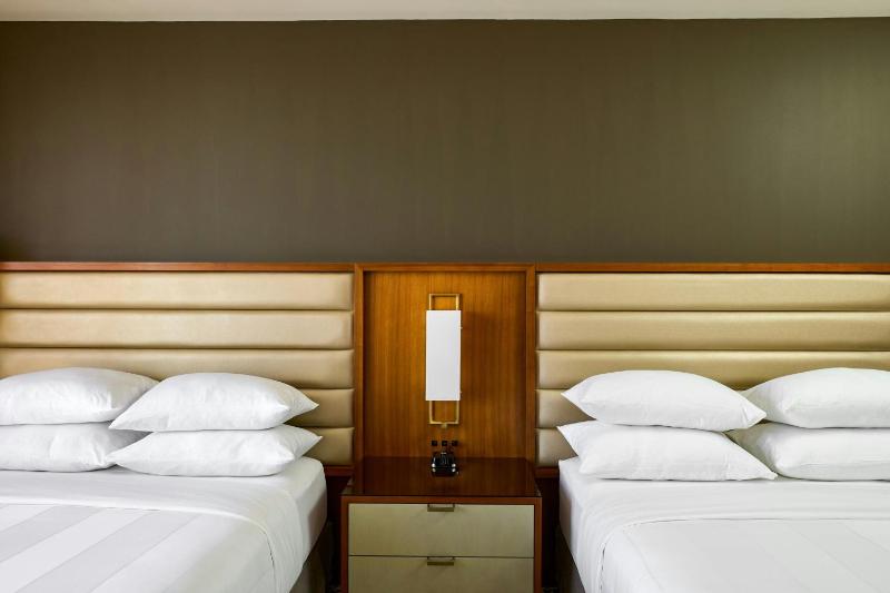 Marriott Marquis Houston - image 43