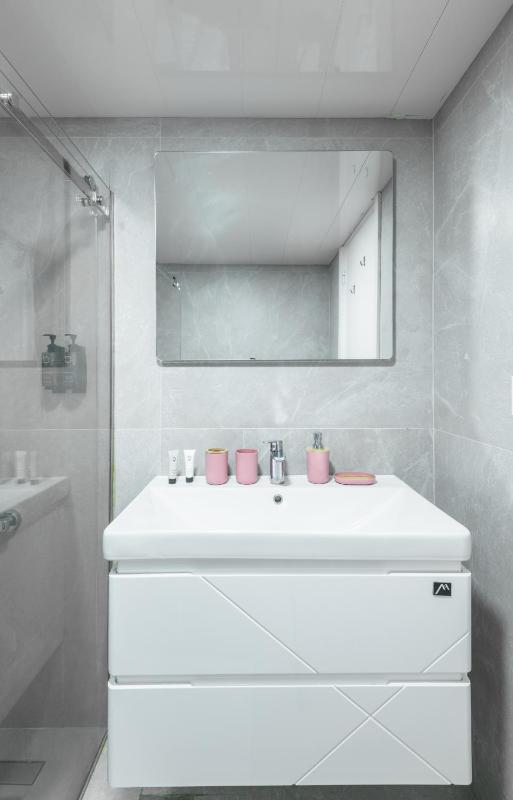 Beyroot a prime downtown beirut 3 bedroom apartment 24 7 power - image 4