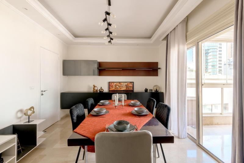 Beyroot a prime downtown beirut 3 bedroom apartment 24 7 power - image 7