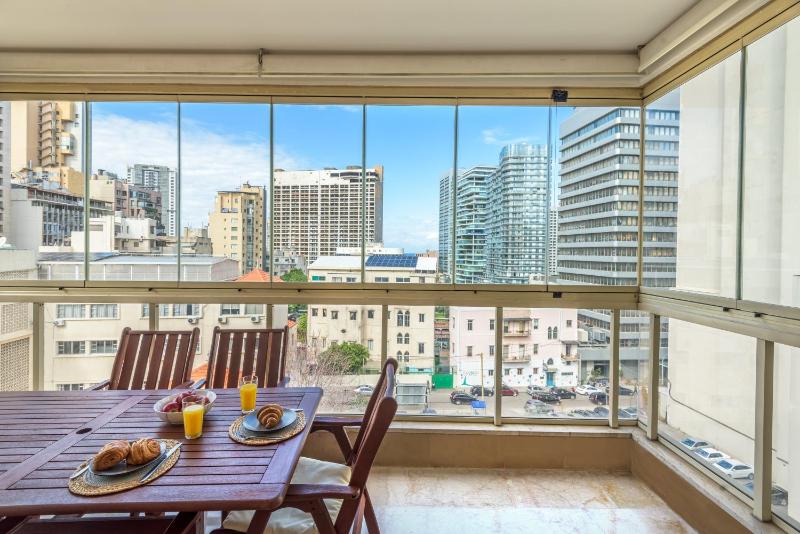 Beyroot a prime downtown beirut 3 bedroom apartment 24 7 power - image 1