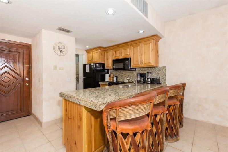 Stunning Views in 2nd Level Condo Princesa B-203 - image 10