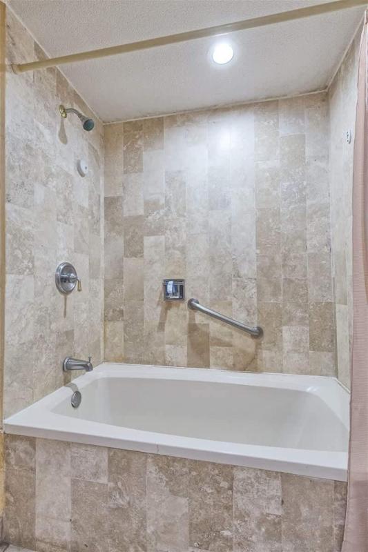 Stunning Views in 2nd Level Condo Princesa B-203 - image 2