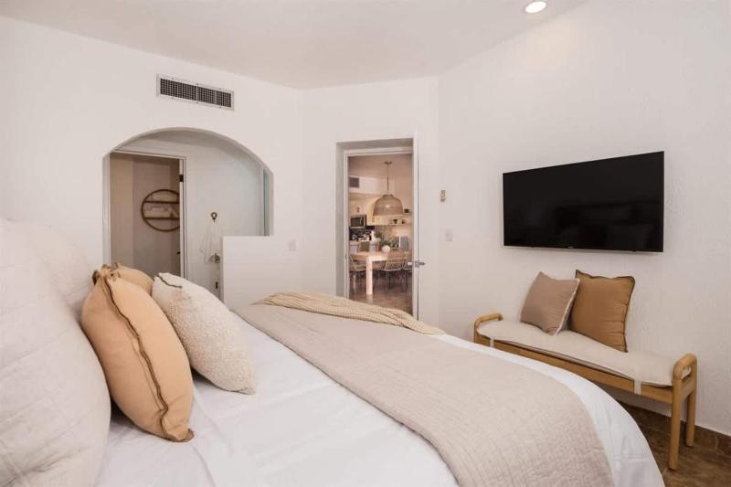 Ground Level Condo near Pool Princesa B-101 - image 44