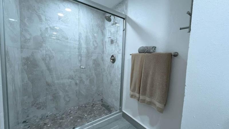 Gorgeous Third-Level Condo Princesa D-308 - image 6