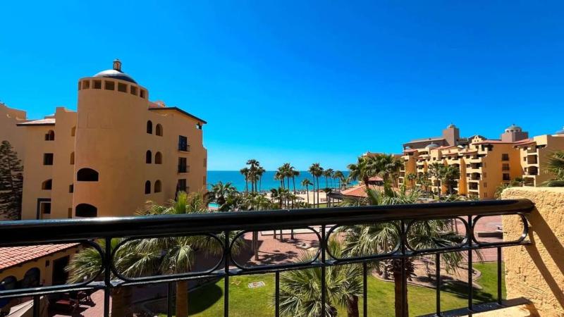 Gorgeous Third-Level Condo Princesa D-308 - image 9