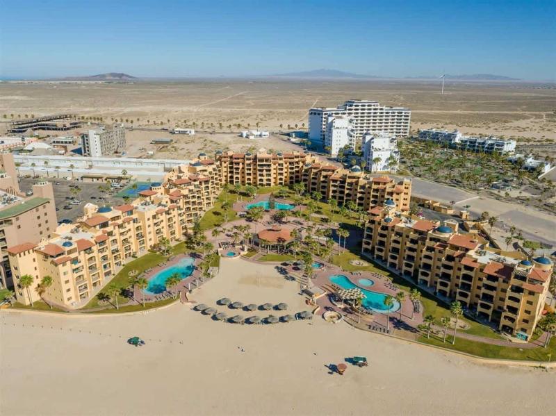 Gorgeous Third-Level Condo Princesa D-308 - image 13
