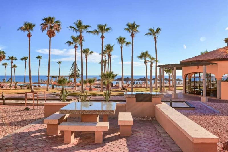 Gorgeous Third-Level Condo Princesa D-308 - image 12