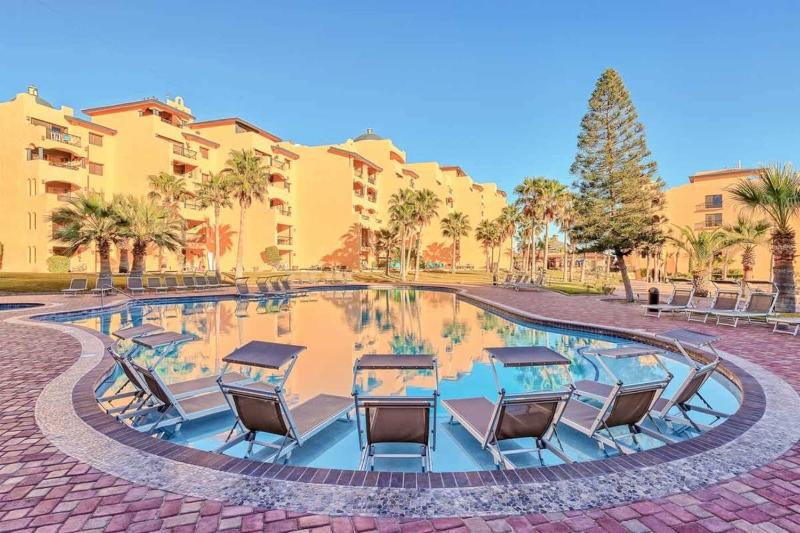 Gorgeous Third-Level Condo Princesa D-308 - image 32
