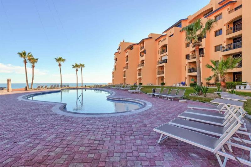 Gorgeous Third-Level Condo Princesa D-308 - image 27