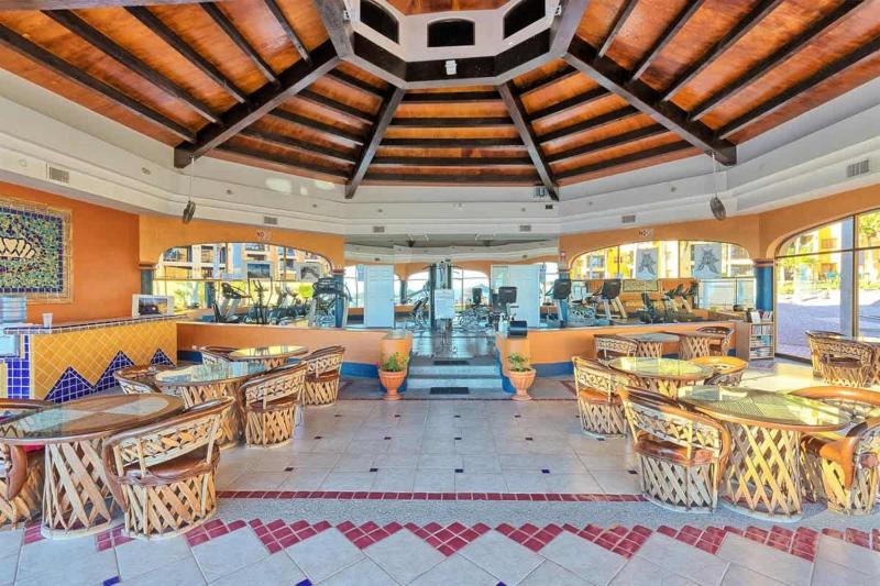 Gorgeous Third-Level Condo Princesa D-308 - image 8