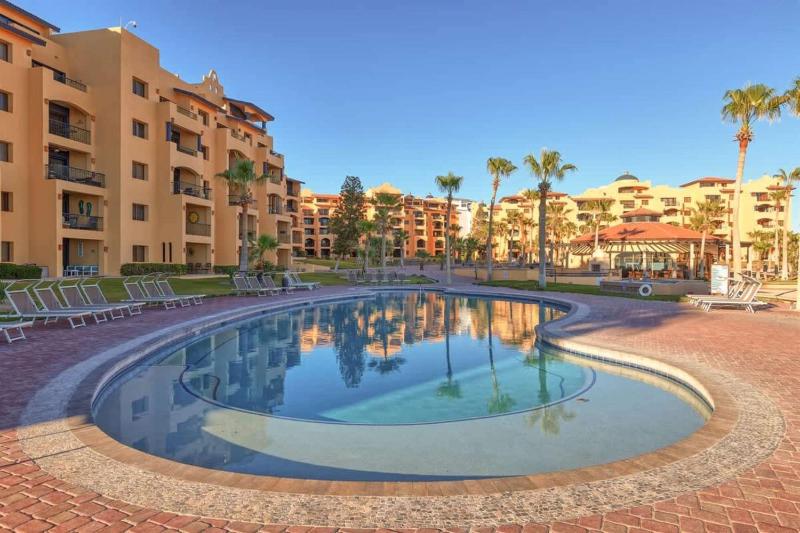 Gorgeous Third-Level Condo Princesa D-308 - image 25