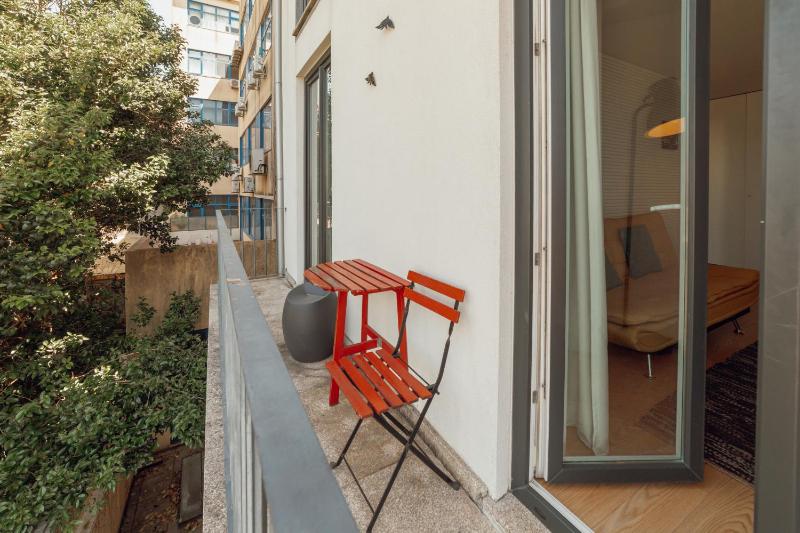 Downtown Bright Apartment With Balcony by Vacationy - image 11