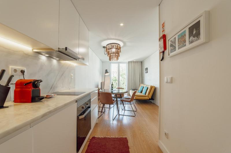Downtown Bright Apartment With Balcony by Vacationy - image 10