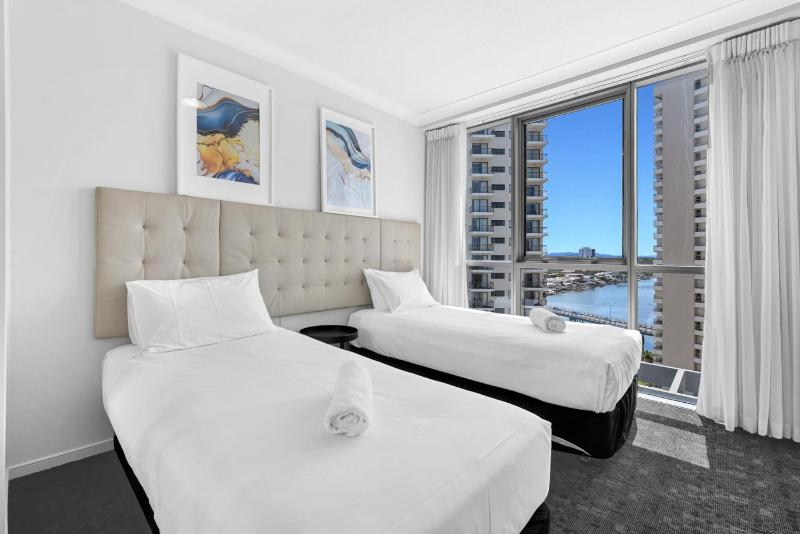 Apt 3082 - Chevron Towers - Surfers Paradise - image 10